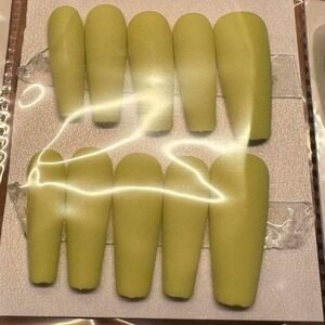 Sage Matte Nail Set – Coffin Shape in Soft‎ Green